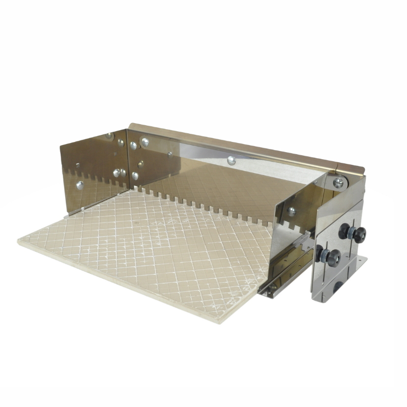 Adjustable notched trowel for fast and equal application of adhesive on the floor